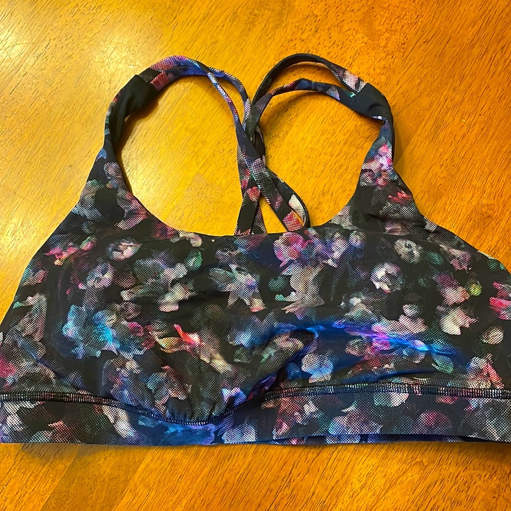 Lululemon sports bra